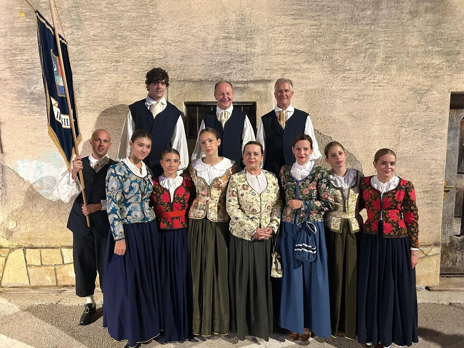 Dani tradicijske kulture na moru i kamenu u Jezerima